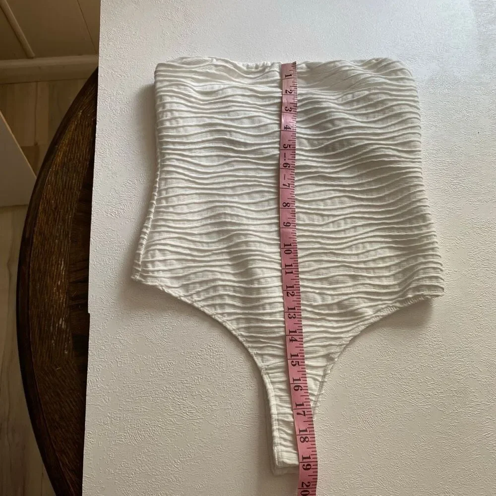 Princess Polly Ivory Textured Strapless Bodysuit Size 4 Y2K Going Out